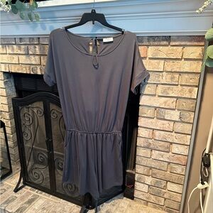 Zenana short sleeve knit romper, grey, XLarge, EUC